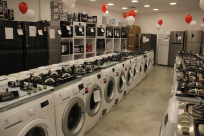 بالصور: افتتاح صالة عرض "Outlet" للأجهزة الكهربائية في يافا بأسعار غير طبيعية 